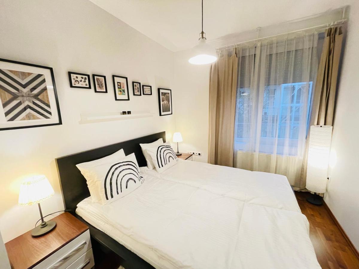 Peony Szekely Mihaly - Free Garage Apartament Budapeszt