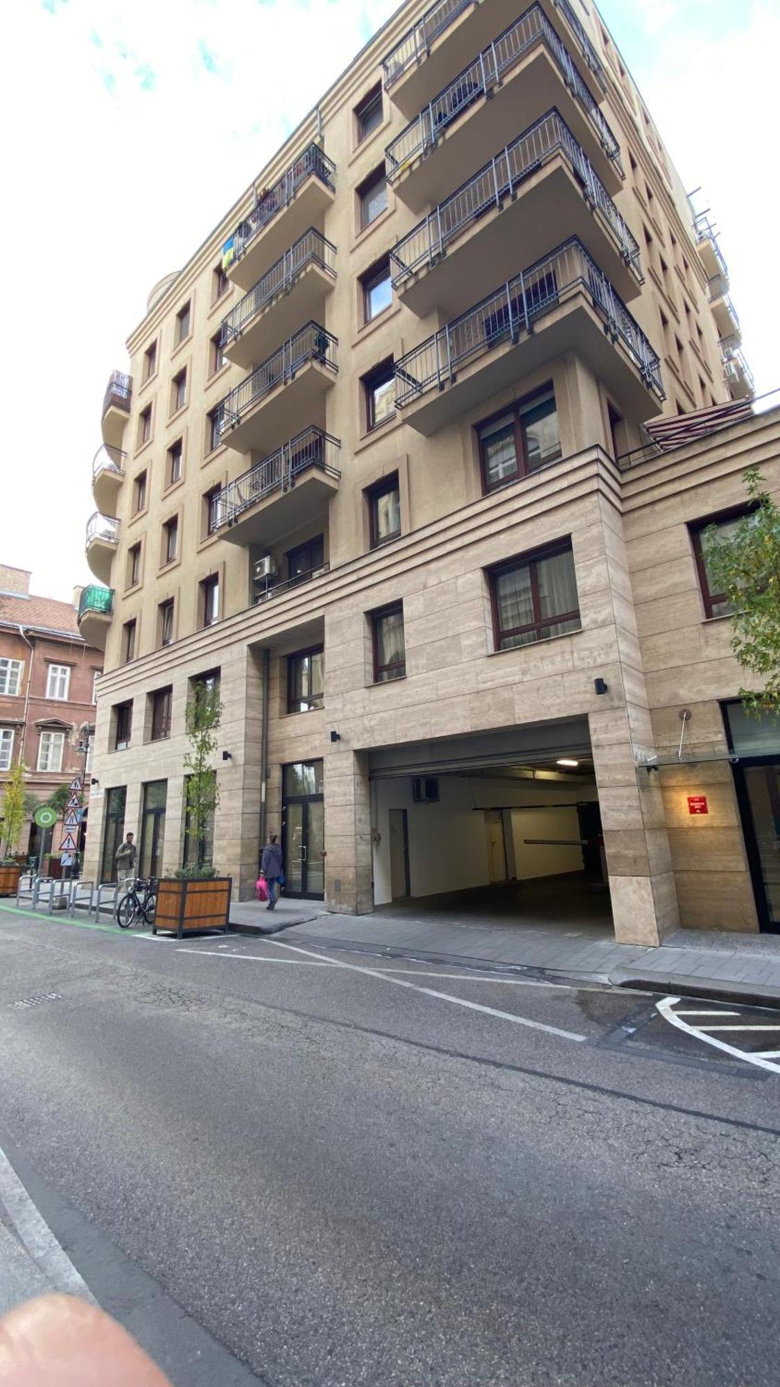 Peony Szekely Mihaly - Free Garage Apartament Budapeszt